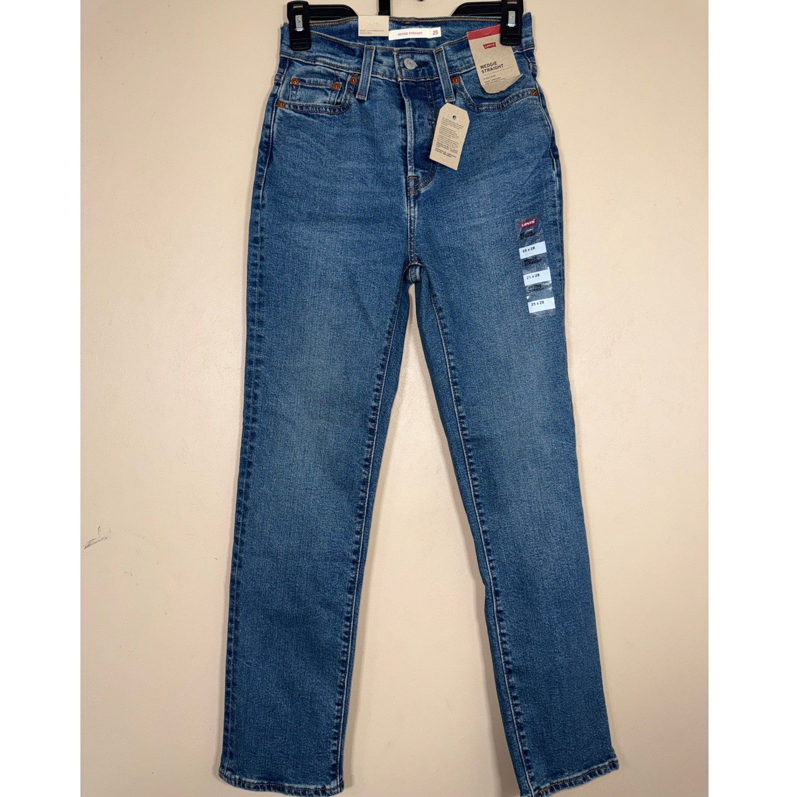 Levi's Wedgie Straight Jeans Womens 25x28 Medium Wash High Rise NWT