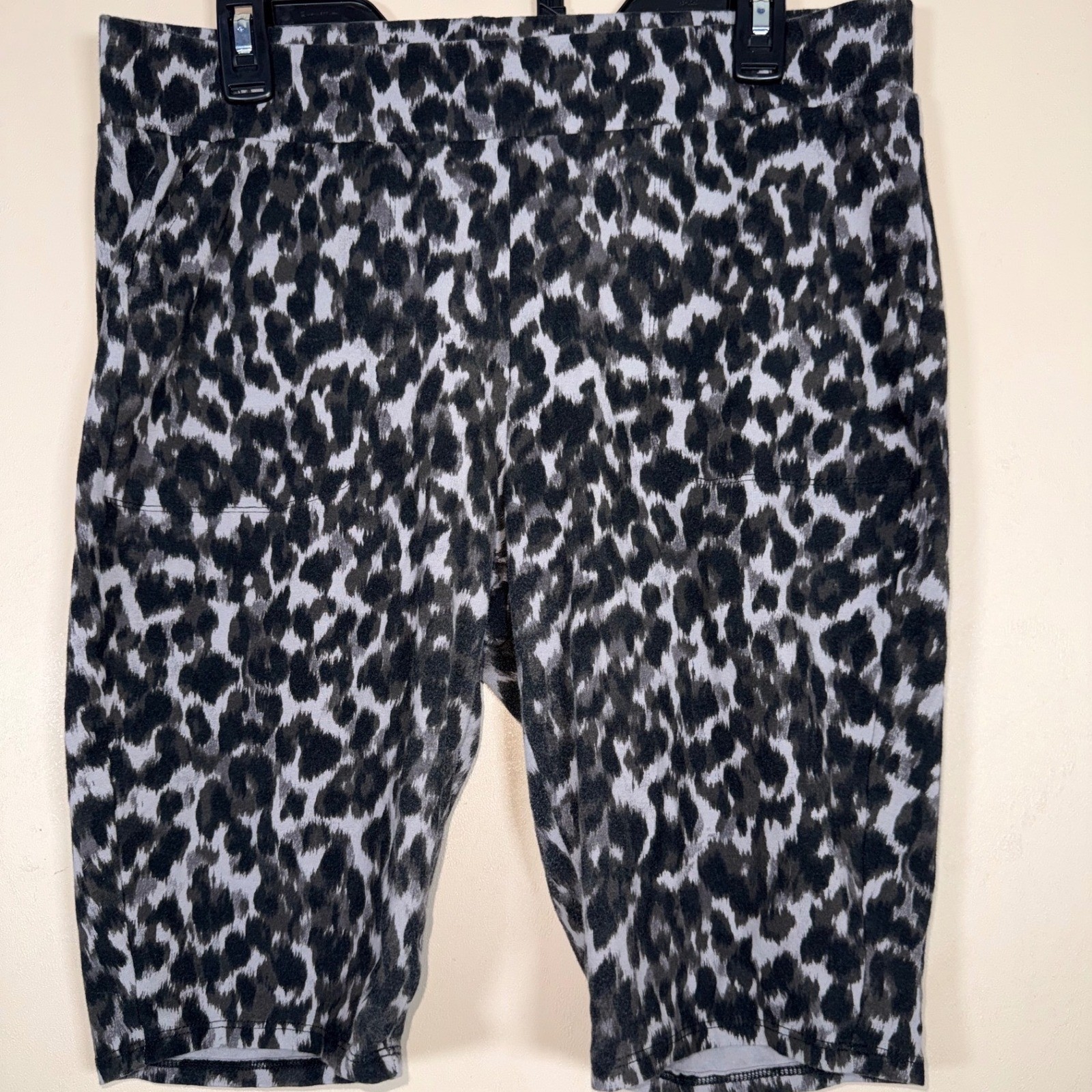 Torrid Womens 2 2X 18/20 Gray Black Leopard Cotton Blend 9in Bike Shorts
