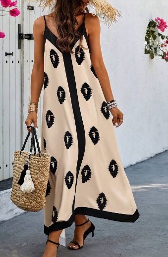 Coastal Contrast Maxi Dress - Image 3