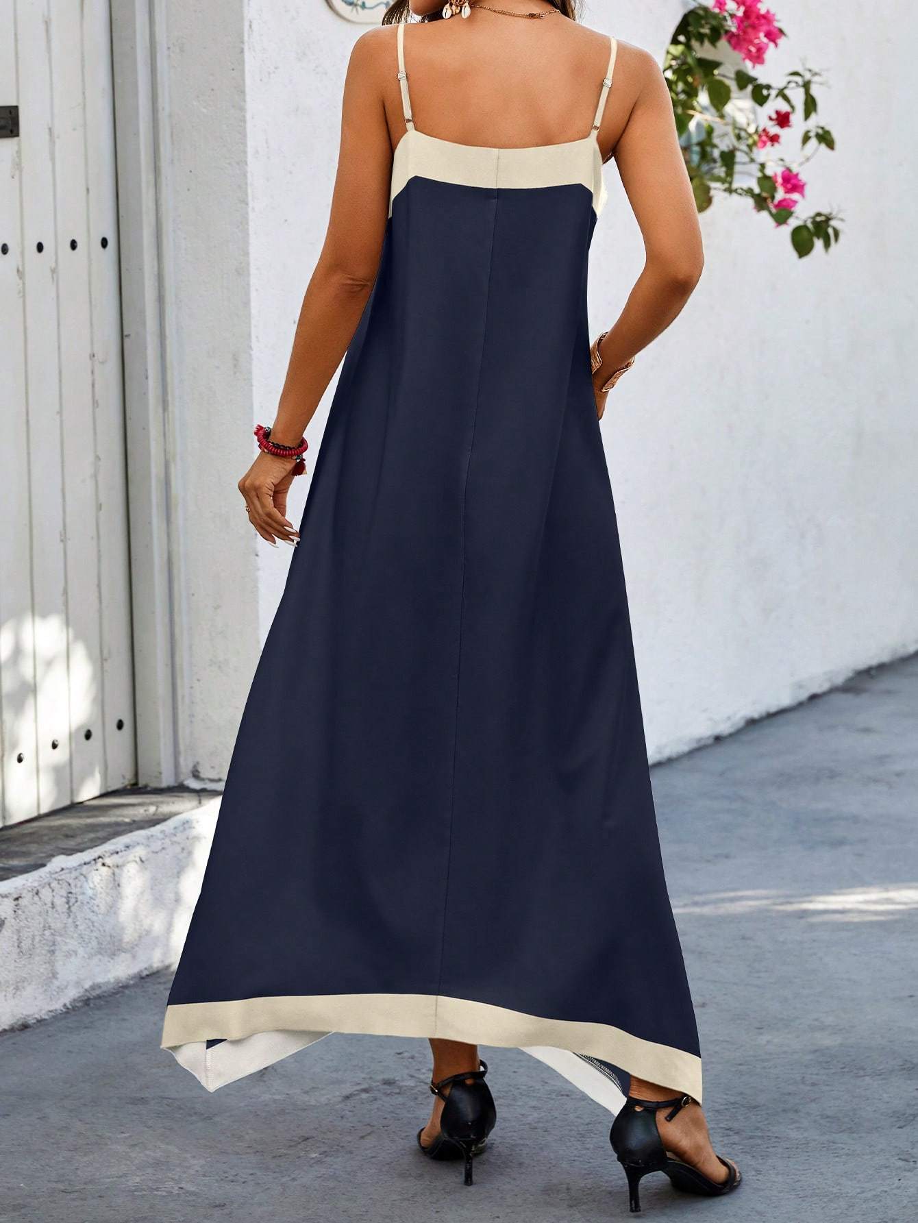 Coastal Contrast Maxi Dress - Image 2